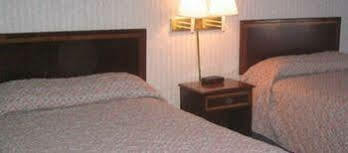 The Carolinian Inn Wilmington Exteriör bild